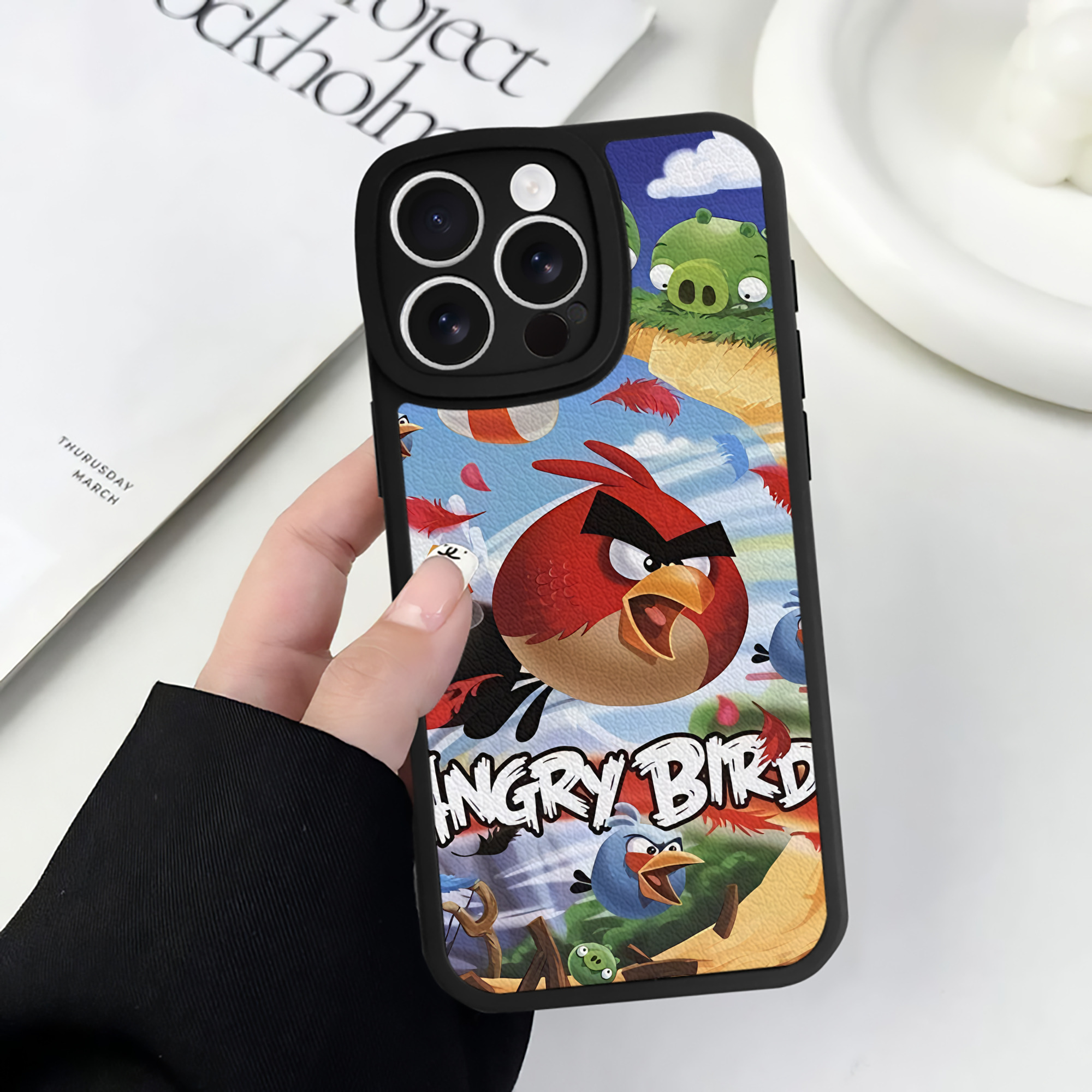 （画像用） Angry Birds アングリーバード 【iPhone 16シリーズ対応】シリコンスマホケース（レザー調） 材質：シリコン